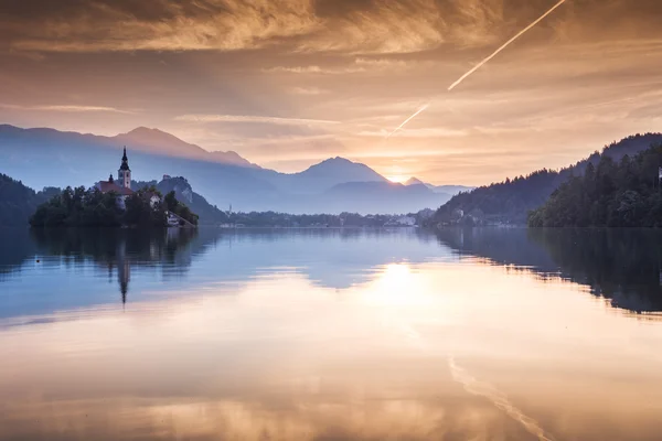 Kyrkan på Bled sjö — Stockfoto