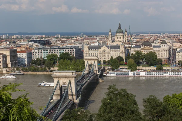 Budapeşte ve katedral Panoraması — Stok fotoğraf