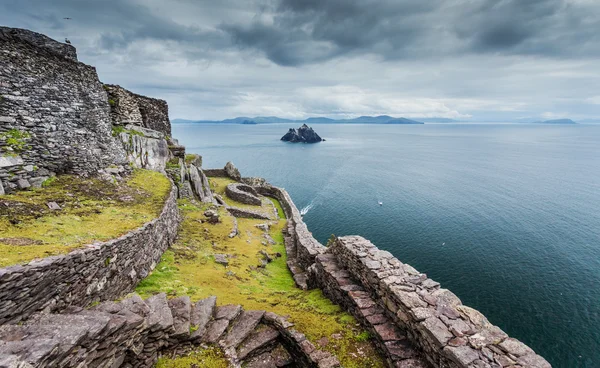 Vista panorâmica das rochas e do mar — Fotografia de Stock