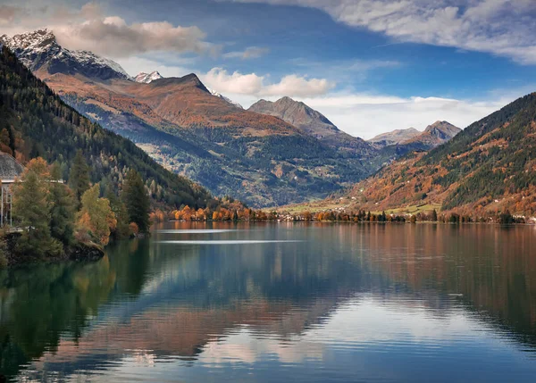 Beautiful Landscape Lake Mountains Reflection — Stock Photo, Image