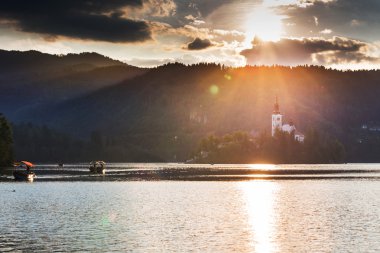 Güzel kilise Adası