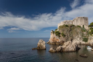 Yalı adlı antik kale