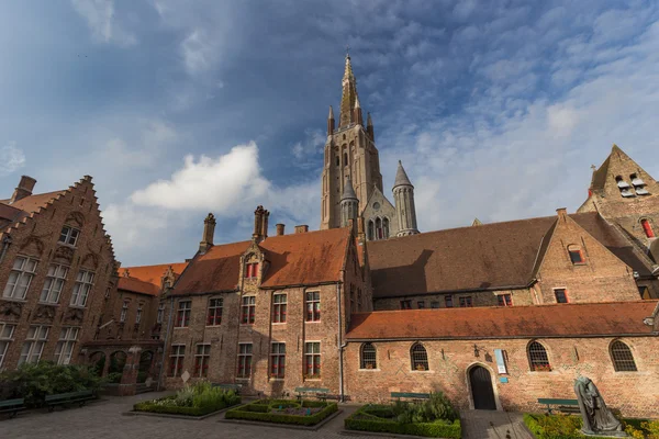 Canal pitoresco em Bruges — Fotografia de Stock