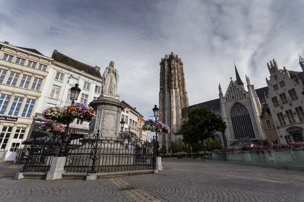 Canal pitoresco em Bruges — Fotografia de Stock