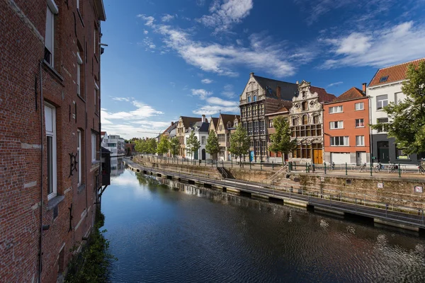 Canal pitoresco em Bruges — Fotografia de Stock