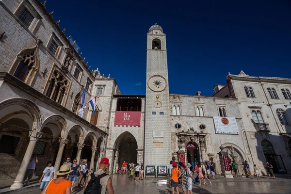 Dubrovnik utcáin a turisták — Stock Fotó