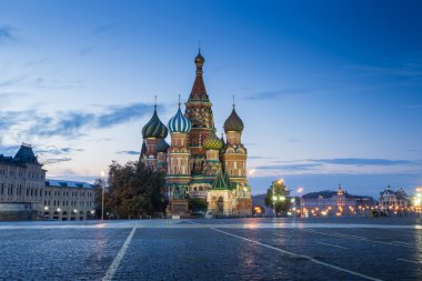 Ünlü St. Basils Katedrali