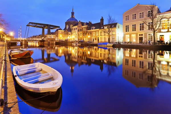 Архітектури та каналу в Амстердамі — стокове фото