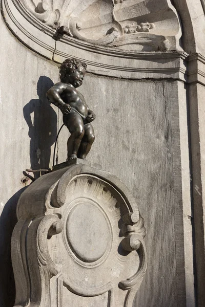 Famous peeing boy statue at Brussels — Stock Photo, Image