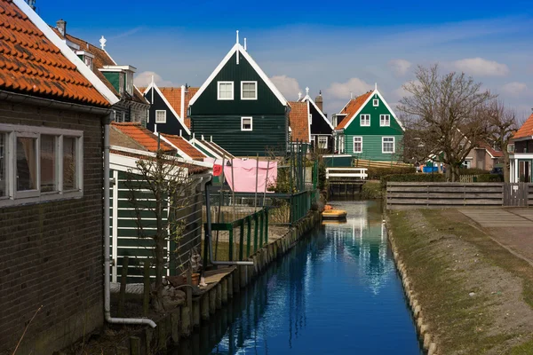 Arquitectura pintoresca en la ciudad de Gouda — Foto de Stock