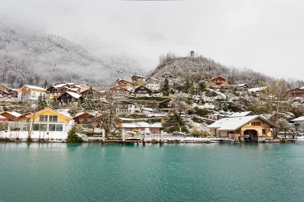 Festői kilátással a folyóra és a Interlaken — Stock Fotó