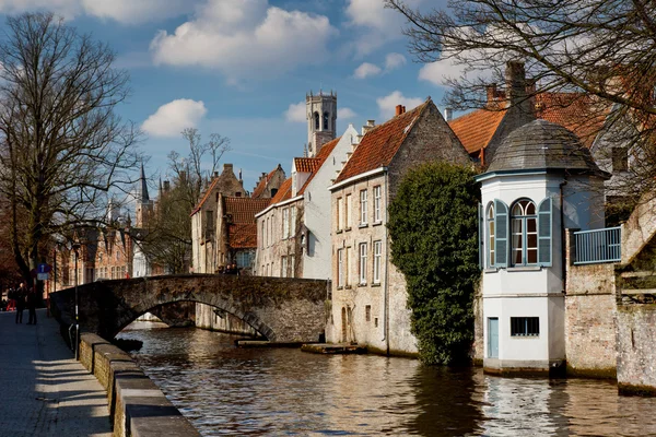 Increíble arquitectura de la ciudad vieja Brujas — Foto de Stock