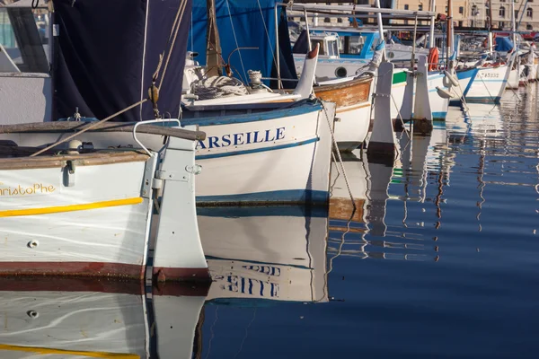 Yates en el puerto marítimo de Marsella — Foto de Stock