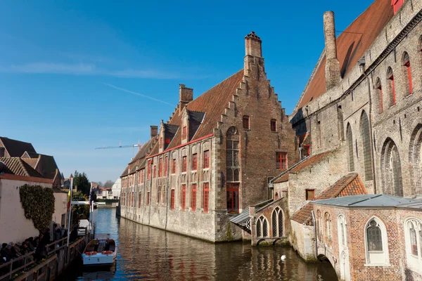 Increíble arquitectura de la ciudad vieja Brujas — Foto de Stock