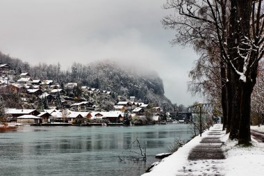 Nehir ve Interlaken ısmarlayarak