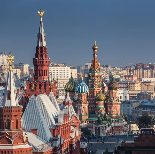 Ünlü St. Basils Katedrali