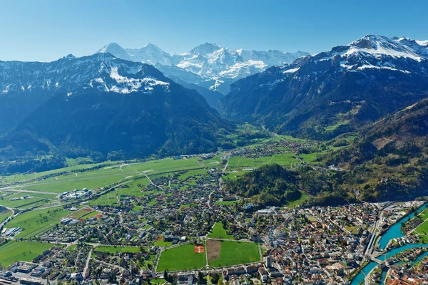 Vista pitoresca do rio e Interlaken — Fotografia de Stock