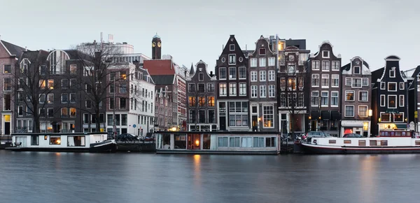 Architecture and canal in Amsterdam — Stock Photo, Image