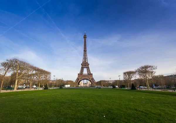Torre Eiffel famosa em Paris — Fotografia de Stock