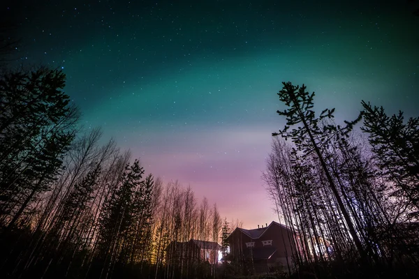 Schöne Polarlichter tanzen — Stockfoto