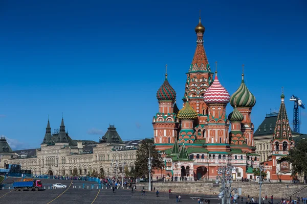 Famous St. Basils Cathedral — Stock Photo, Image