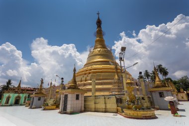 Güzel altın Budist tapınağı