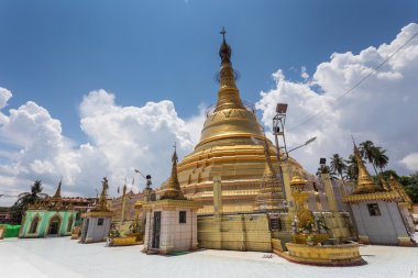 Güzel altın Budist tapınağı