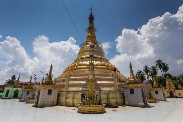 Güzel altın Budist tapınağı — Stok fotoğraf