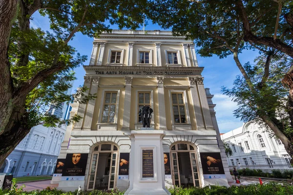 Altbau und Denkmal — Stockfoto