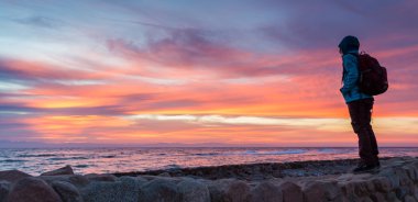 Mısır'daki kayalık deniz kıyısı