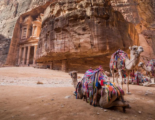 Antigo templo em rochas de Petra — Fotografia de Stock