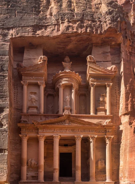 Antigo templo em rochas de Petra — Fotografia de Stock