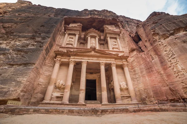 Antigo templo em rochas de Petra — Fotografia de Stock