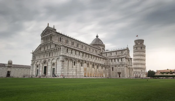 Torre inclinada de pisa — Foto de Stock