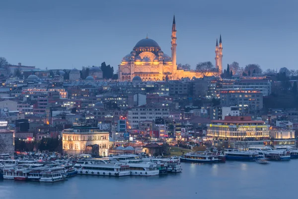 Beautiful mosque above Bosphorus — Stock Photo, Image