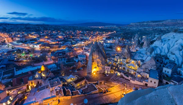 Város Cappadocia sziklák között — Stock Fotó