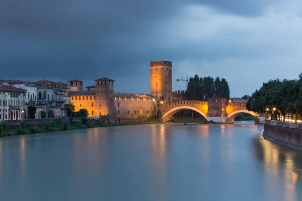 Puente antiguo en Verona — Foto de Stock