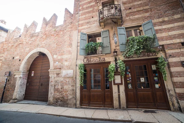 Hermosa arquitectura antigua de Verona — Foto de Stock