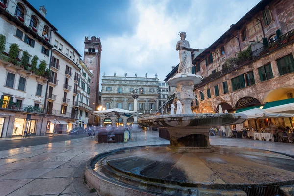 Hermosa arquitectura antigua de Verona — Foto de Stock