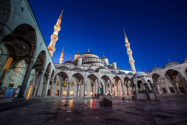Bella moschea a Istanbul — Foto Stock