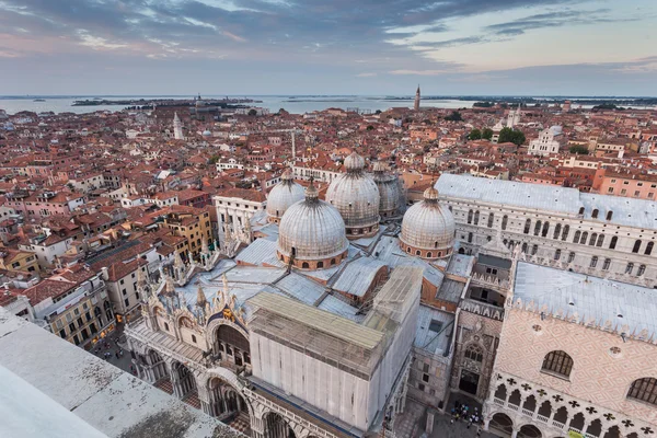 Venecia, Italia y día soleado — Foto de Stock