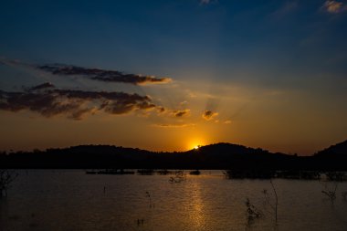 Alacakaranlık günbatımı zaman.