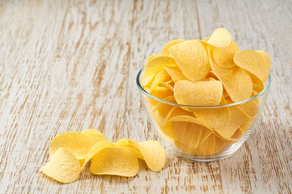 Glass Bowl Delicious Potato Chips Wooden White Table — Stock Photo, Image