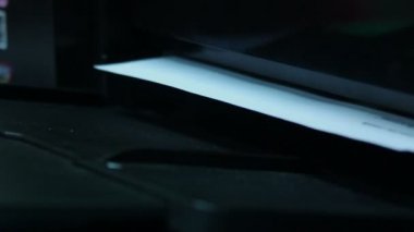 Yazıcı ve kağıt izole