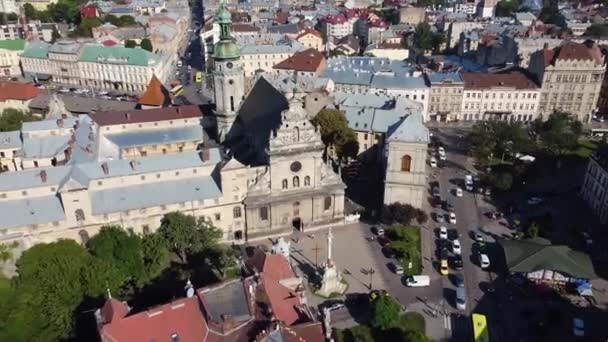 La iglesia y monasterio bernardino en Lviv, Ucrania — Vídeos de Stock