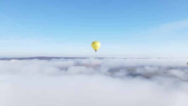 Balony na niebie. Fotografia lotnicza — Wideo stockowe
