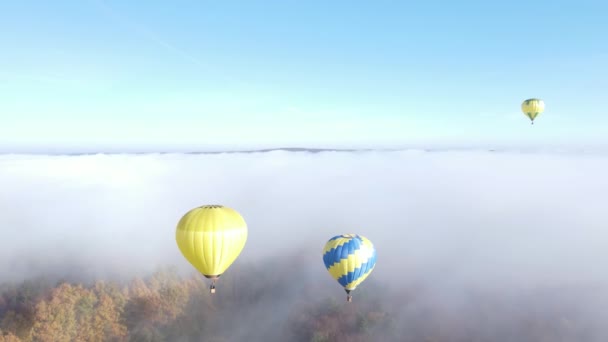 Globos en el cielo. Fotografía aérea — Vídeo de stock