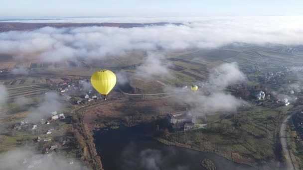 Globos en el cielo. Fotografía aérea — Vídeos de Stock