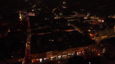 Gece şehri Lviv. Hava fotoğrafçılığı