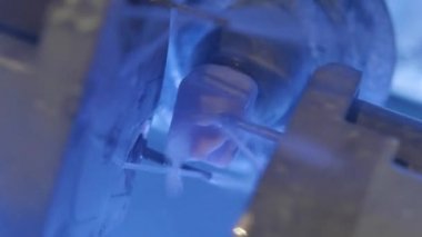 Değirmen makinesi diş şeklini alır.